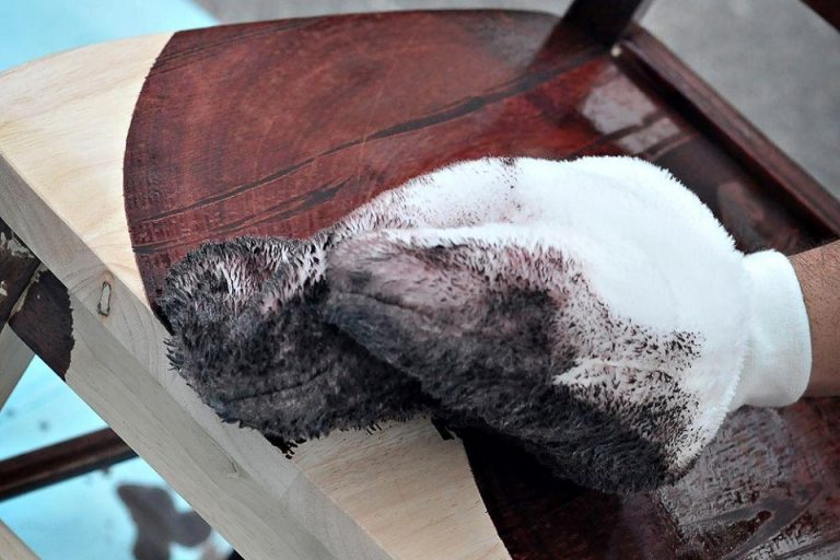 Benefits Of Using A Painter’s Mitt Benefits Of Using A Painter's Mitt