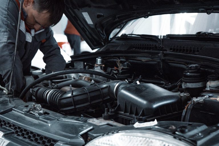Signs Your Car Needs Engine Service