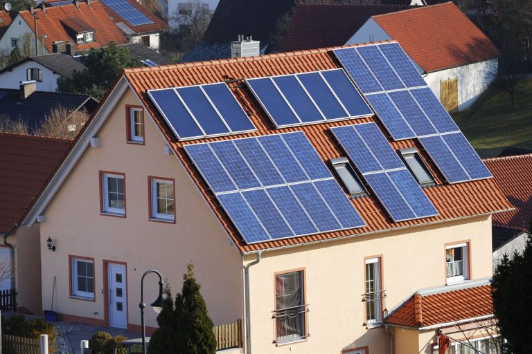 4 Benefits Of Using Solar Energy At Home Using Solar Energy At Home