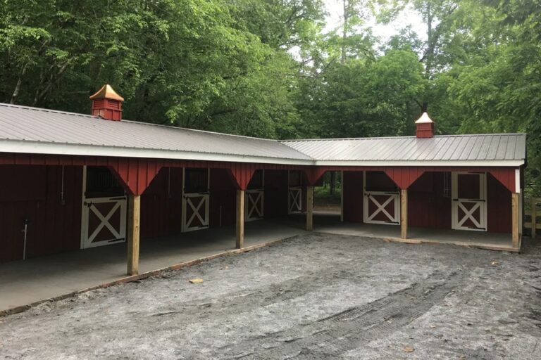 From Factory To Farm: What To Expect With Delivered L-Shaped Modular Barns L-Shaped Modular Barns