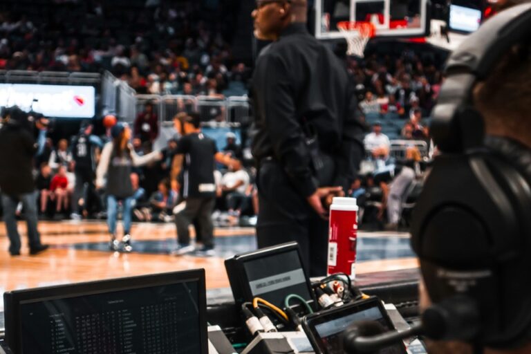 NBA 2025: Thunder’s Eastern Run Shakes Up Title Race & Betting Lines NBA 2025