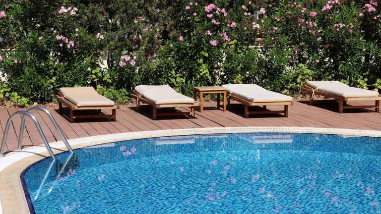 7 Ways To Keep Your Swimming Pool Sparkling Clean Swimming Pool Sparkling Clean