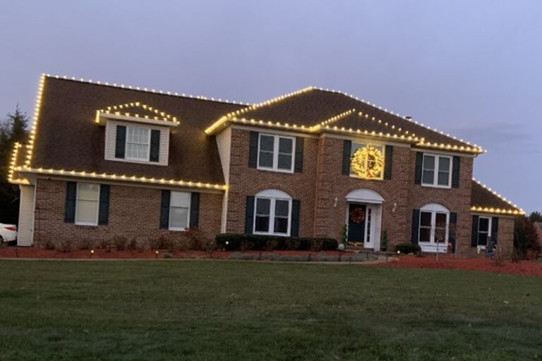 Creating A Cozy Front Yard When Landscaping Goes Dormant